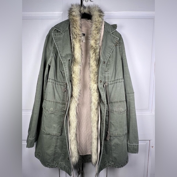 We The Free Jackets & Blazers - Vintage We The Free Olive Utility Jacket/Removable Faux Fur Lining Size XS